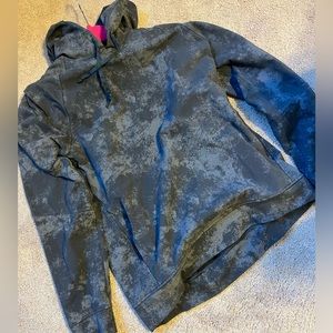 LULULEMON- barely worn mens hoodie sweatshirt dark/light gray